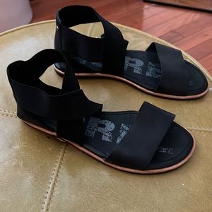 Sorel Black Sandals Size 7